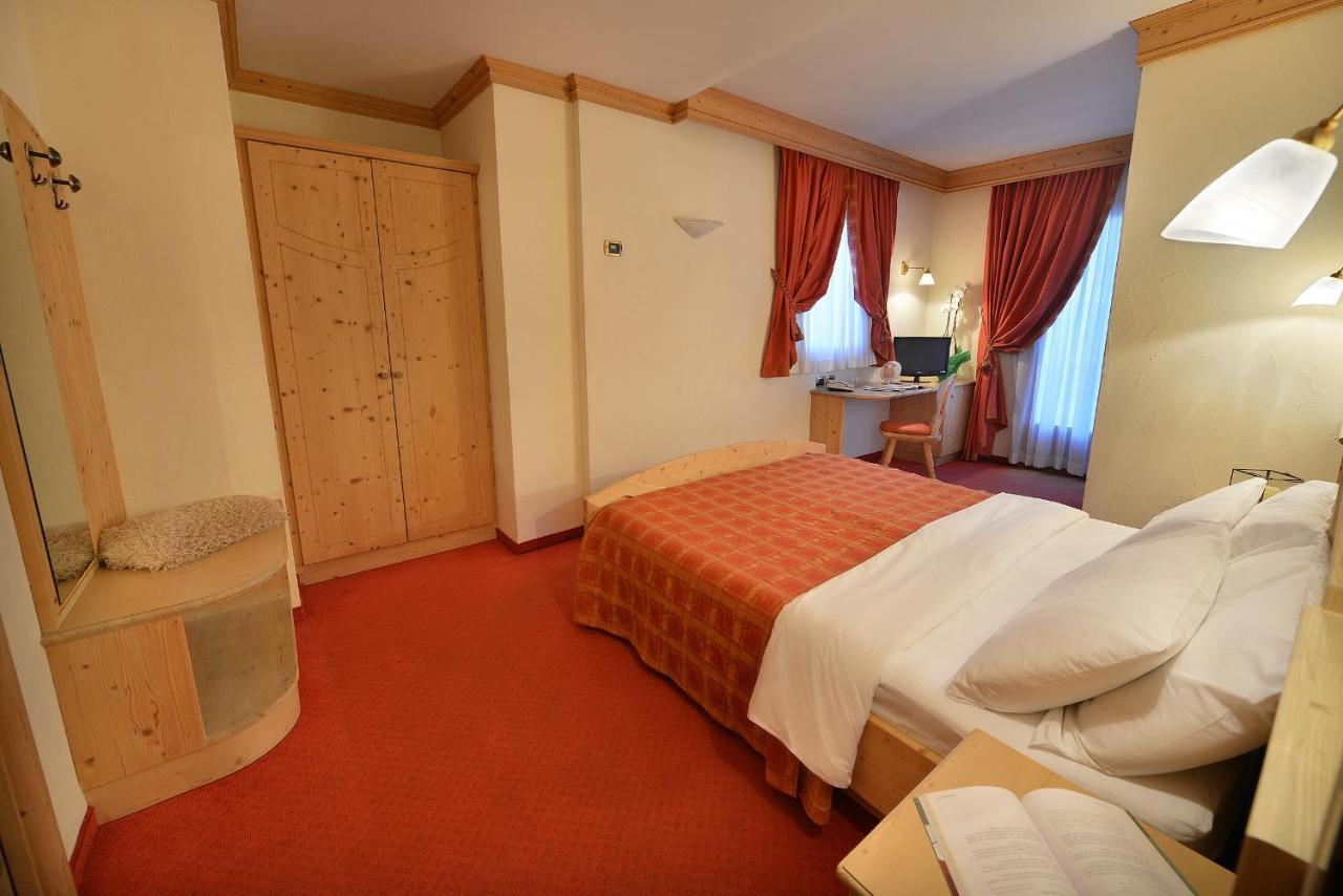 Hotel Cristallo 3*